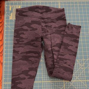 Pact Black and Gray Camo women’s organic Leggings